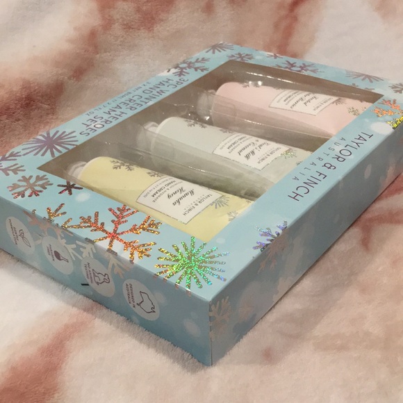 Taylor & Finch Australia Holiday 3 Piece Winter Heros Scented Hand Cream Set NWT - Picture 10 of 16